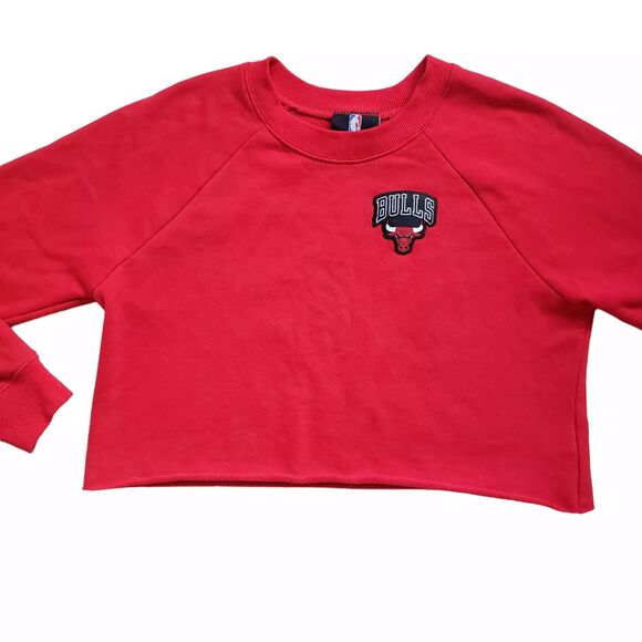 Chicago Bulls NBA Crop Sweatshirt Womens Large Red Crewneck Long Sleeve Logo - Picture 2 of 11